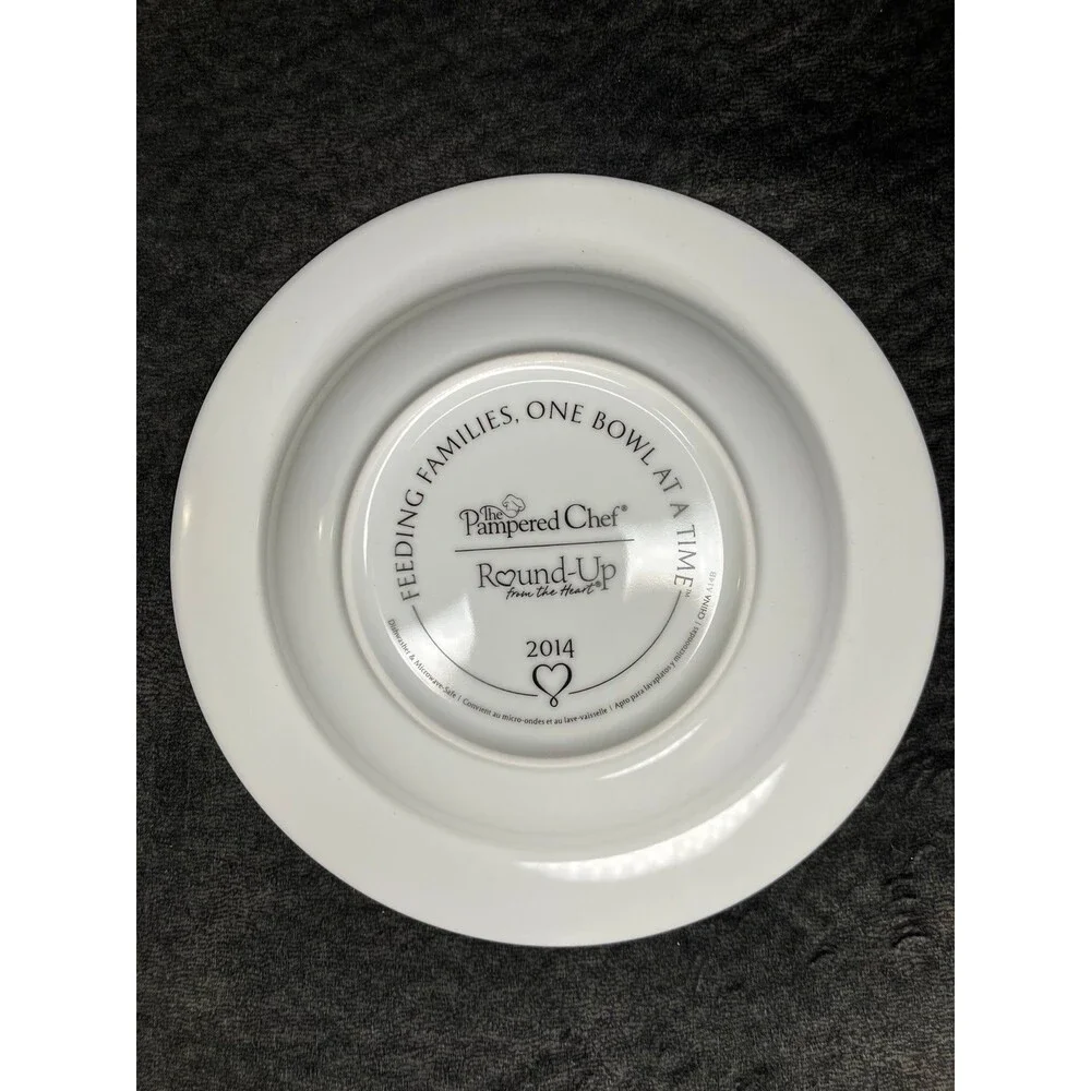 Pampered Chef 2014 Roundup From The Heart Nourish Soup Bowl #2949 New in the Box